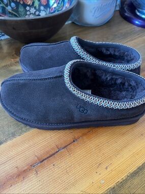UGG Men’s Dark Brown Suede Shearling Lined Loafers Tasman Sz 6 EU38